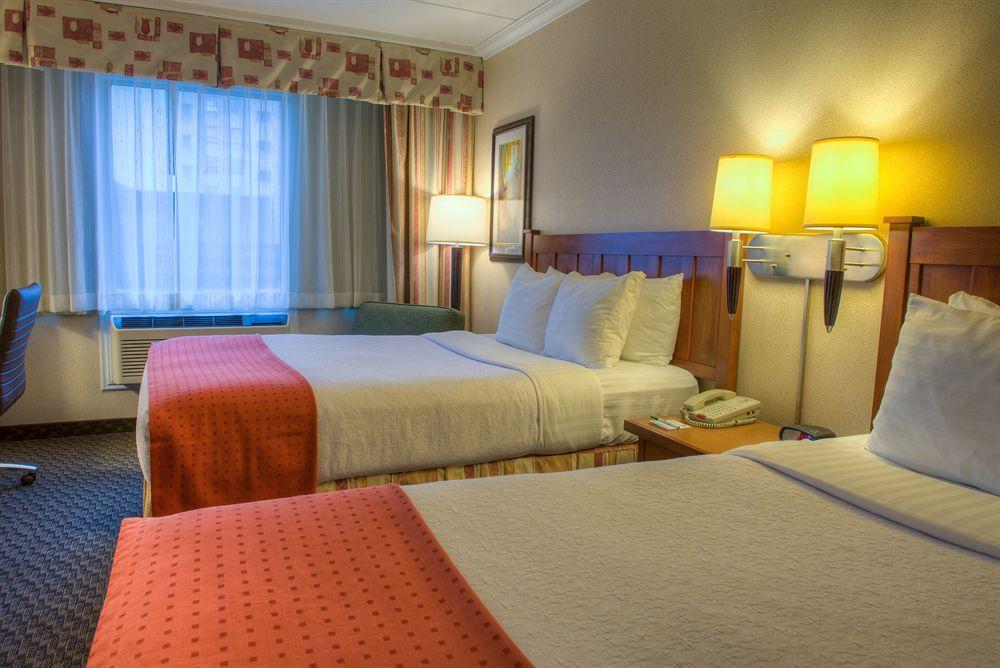 Four Points By Sheraton Windsor Downtown מראה חיצוני תמונה