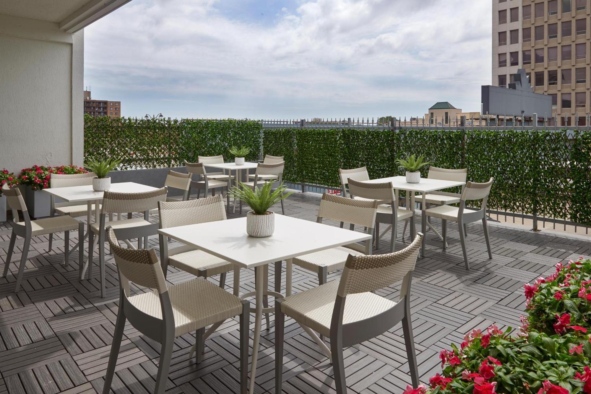 Four Points By Sheraton Windsor Downtown מראה חיצוני תמונה